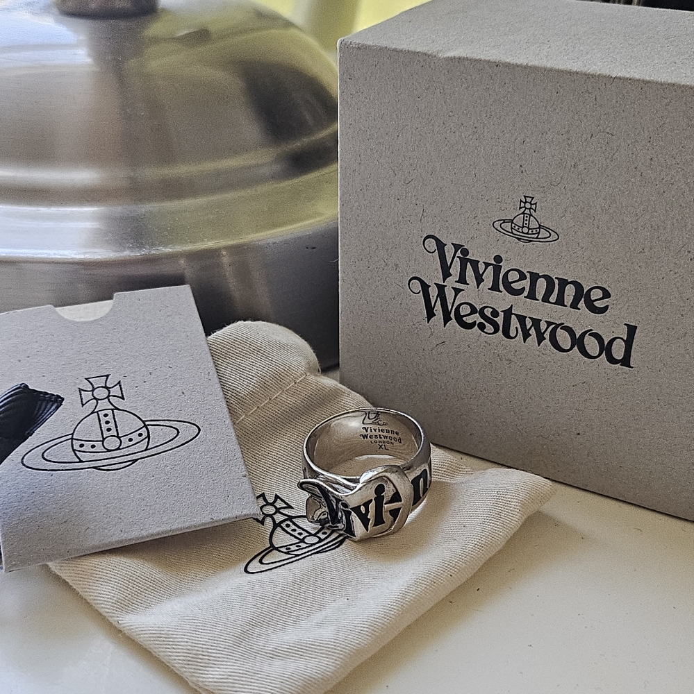 Vivienne westwood belt ring